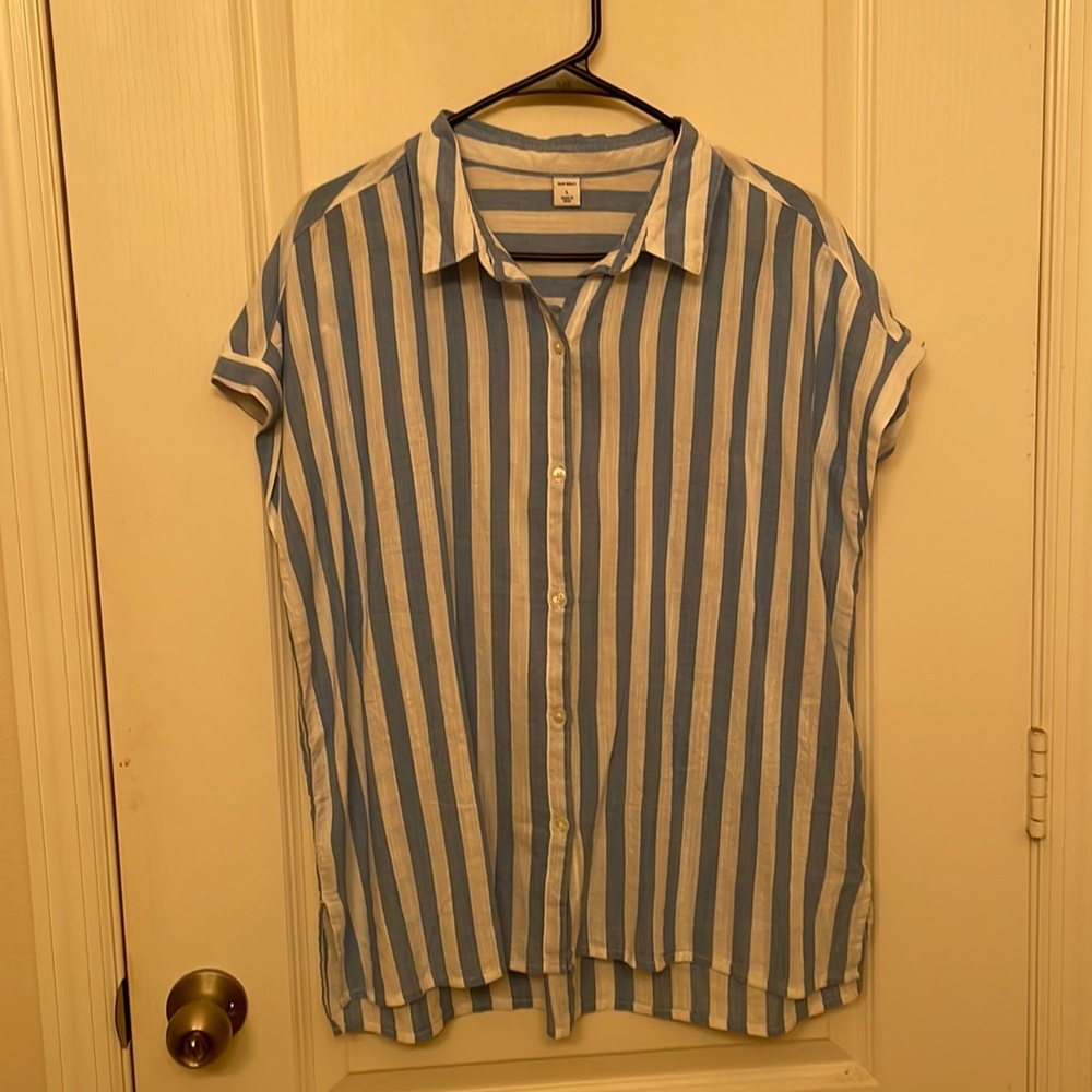 Old Navy Blue & White Striped Button Up Short Sleeve Shirt